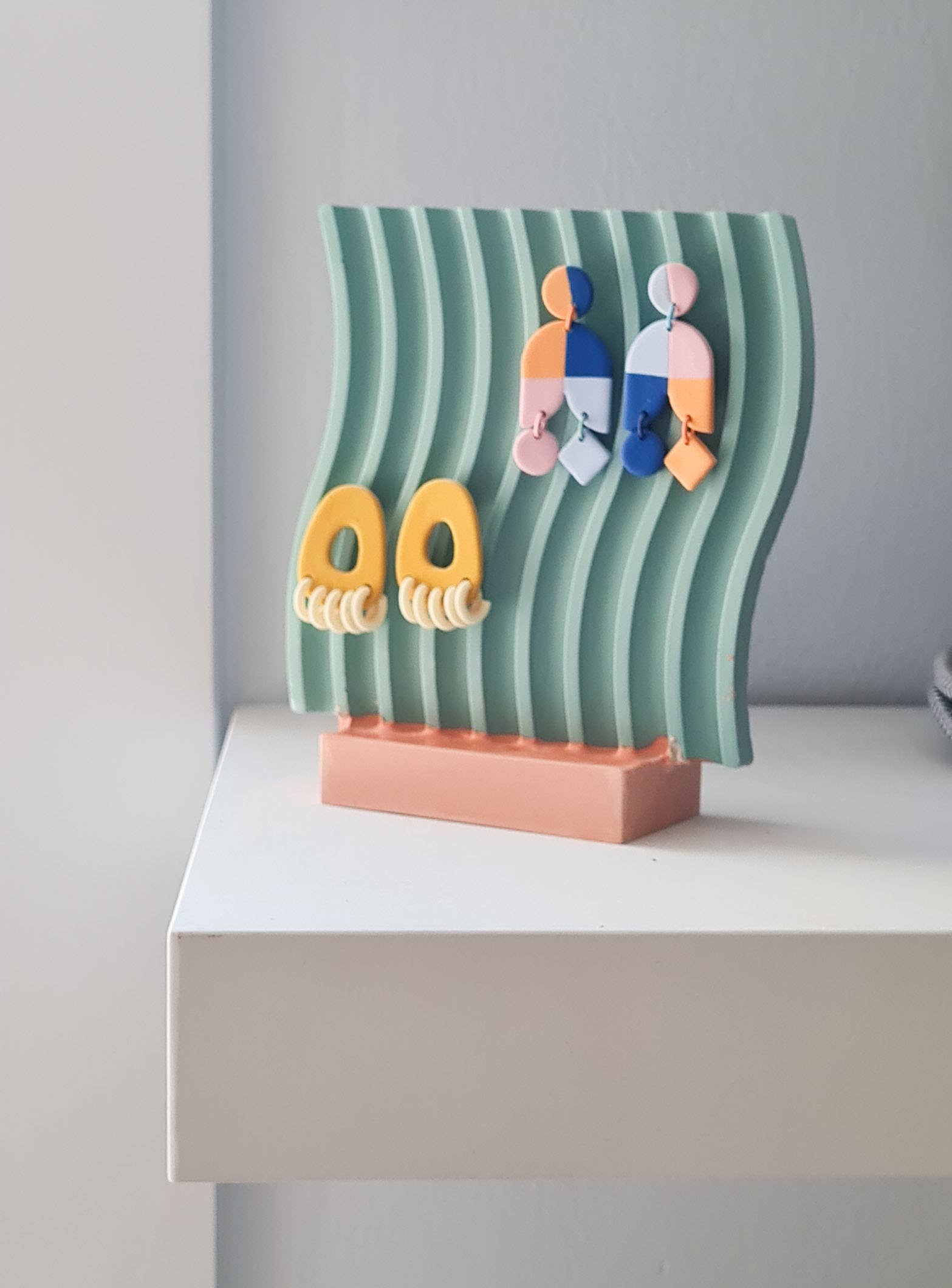 Mono - Wholesale Jewelry Stand & Display - Earring presentation stands for Mono earrings5