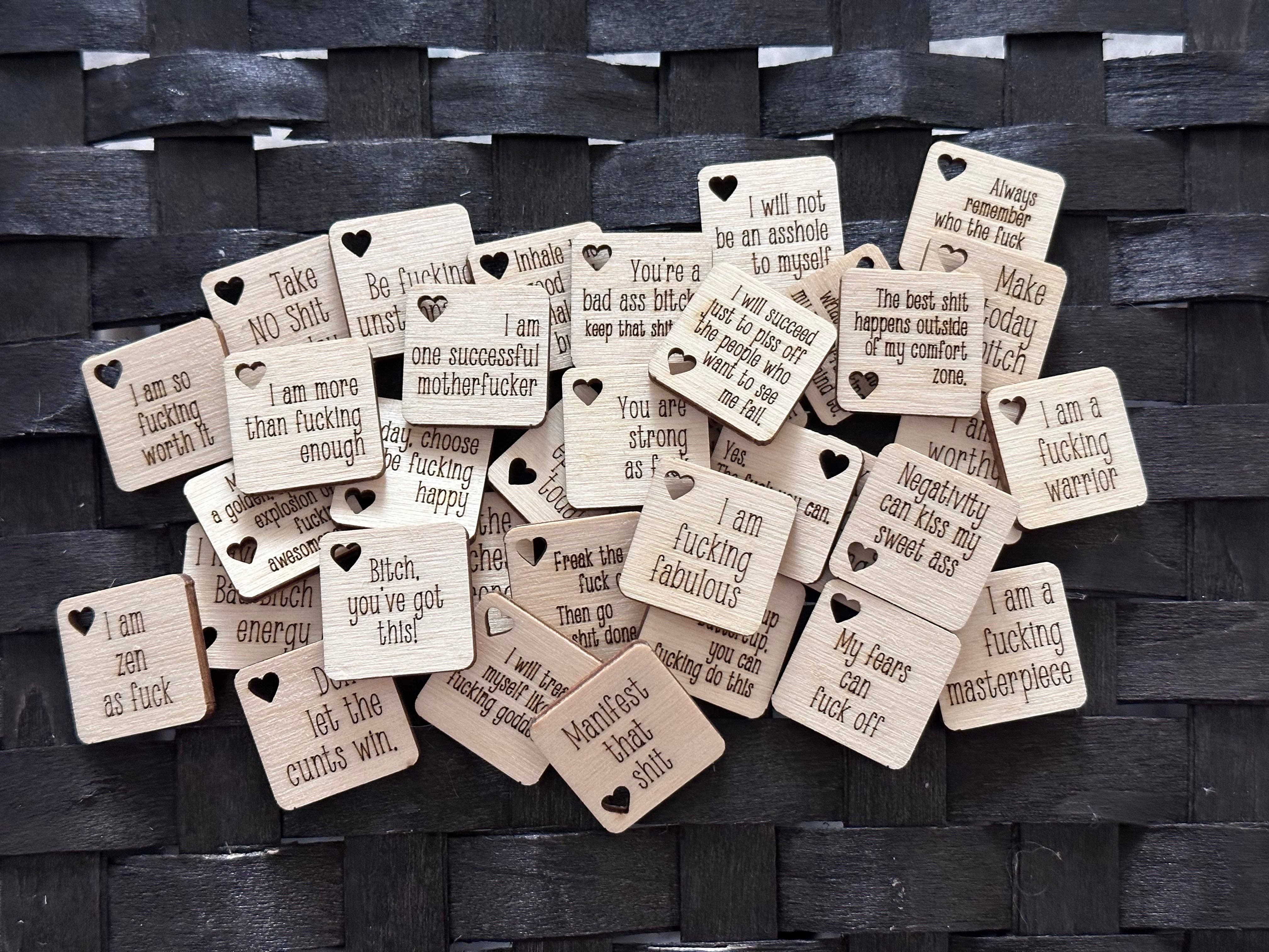 LNZ Custom Design – wholesale Samlarobjekt mynt – Bad Bitch Affirmations – Set med 35 kraftfulla bekräftelsetokens med svordomar1