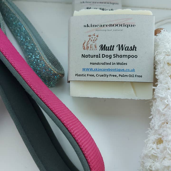 SkincareBOOtique – wholesale Pet shampoo – Dog – Dog Shampoo natural with tea tree helps prevent fleas4