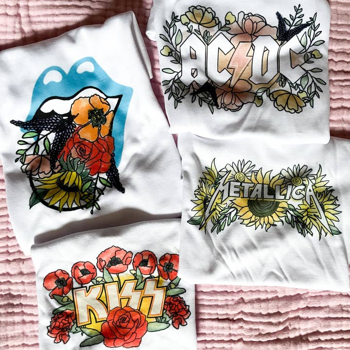 T-Shirts mit Blumenband für den Großhandel von Peach Tree Textile + Trends