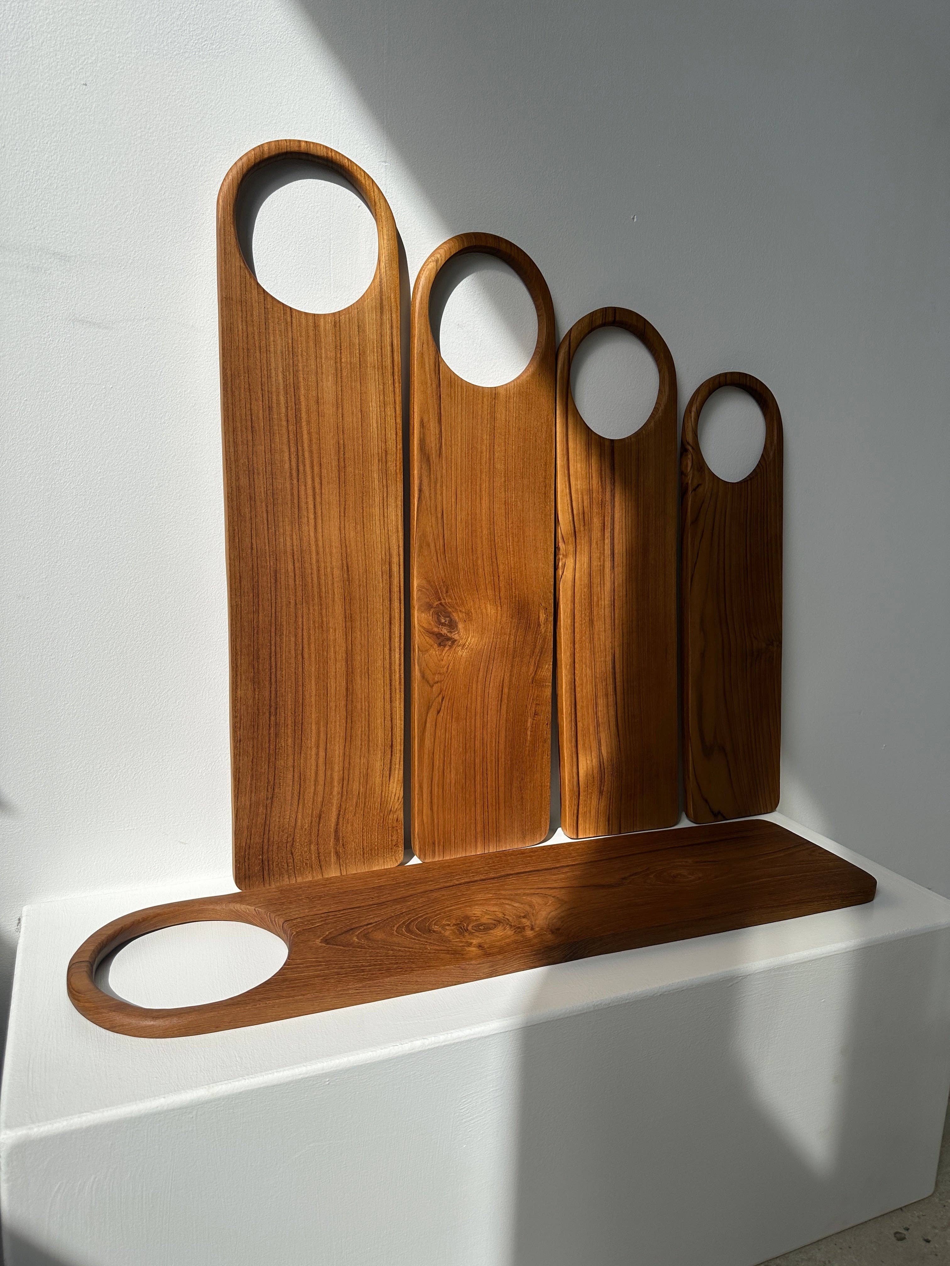 Office Objets - Wholesale Cutting Board - Monoxyle teak cutting or presentation board with handle (T3)13