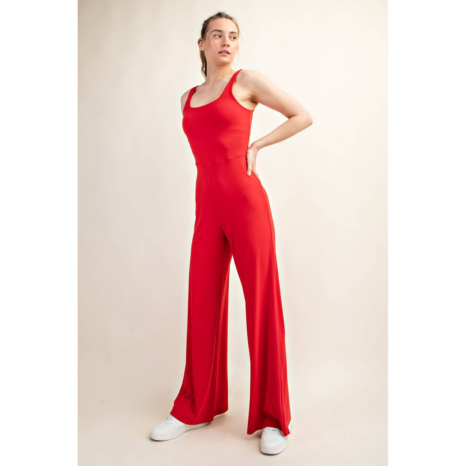 Rae Mode - Wholesale Jumpsuit - Dames - JUMPSUIT MET WIJDE PIJPEN VAN GERECYCLEDE BOTER18