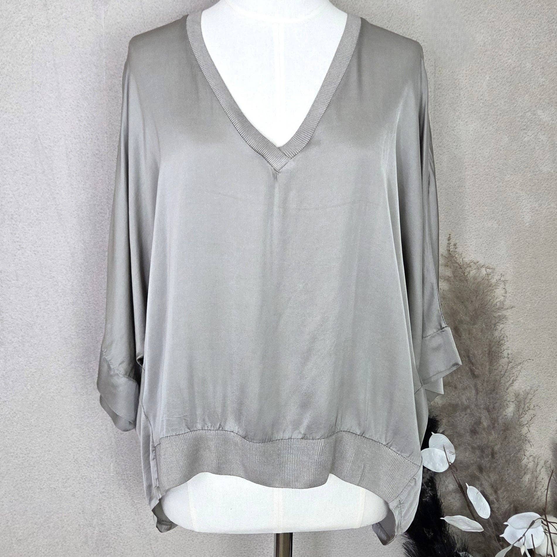 Tempest Designs - Vente Chemisier – femme - Haut en viscose effet satin à col en V hi-lo avec ourlet côtelé (M)6