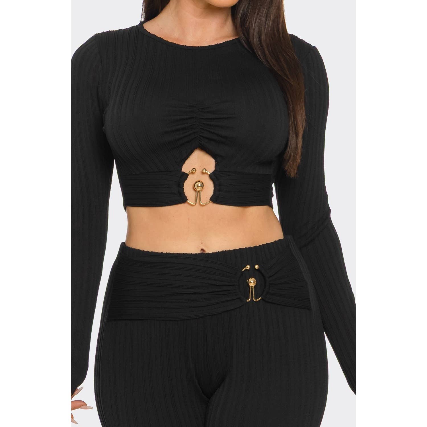 DORCAS – Conjunto de top e calça (roupa NÃO Casual) - Mulher por atacado – Conjunto de Top com Recortes e Anel Metálico e Calças com Franzido11