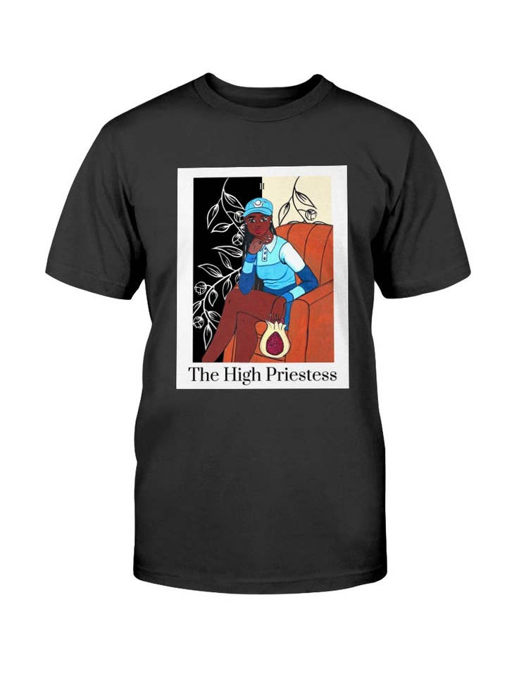D. Ridley Designs – wholesale T-shirts med screentryck – Dam – Den översteprästinna Tarot Card T-shirt