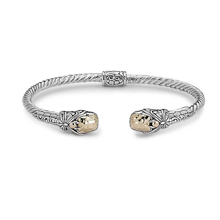 SS/18 k gångjärn armring med hamrade guld & Dragonfly motiv för wholesale av Eli Pebble