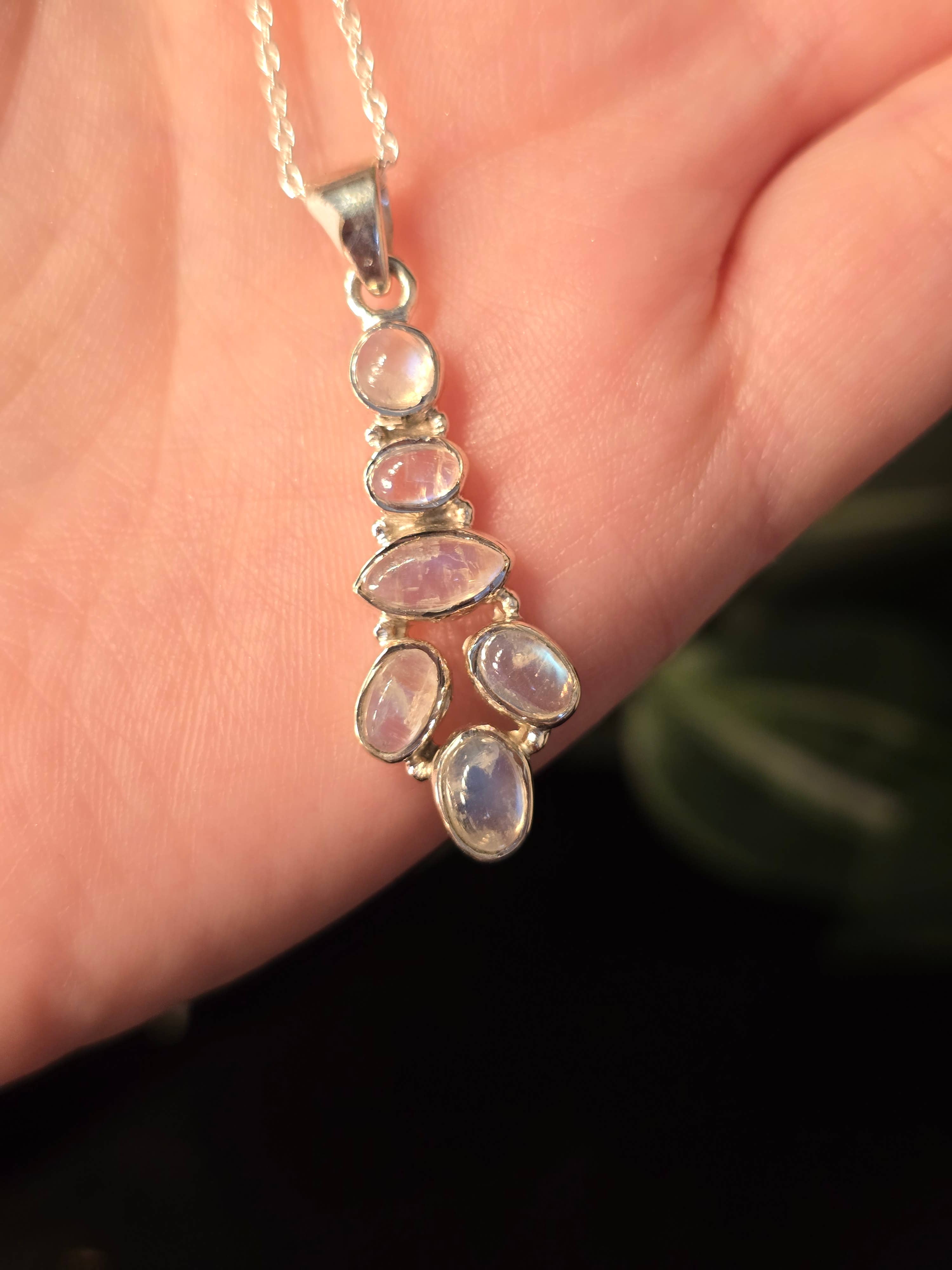 Crystal Cove Minerals – wholesale Pendant/charm necklace – Moonstone Sterling Silver Drop Pendants and Chains4
