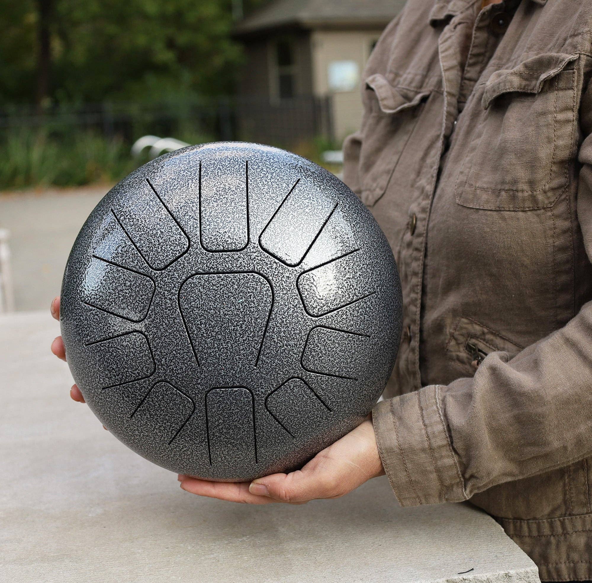 Lungta Imports - Wholesale Muziekaccessoire - Stalen tongtrommel 11 noten 10 inch tankdrum, handpandrum, chakra-drum, percussie met gewatteerde reistas en hamers8