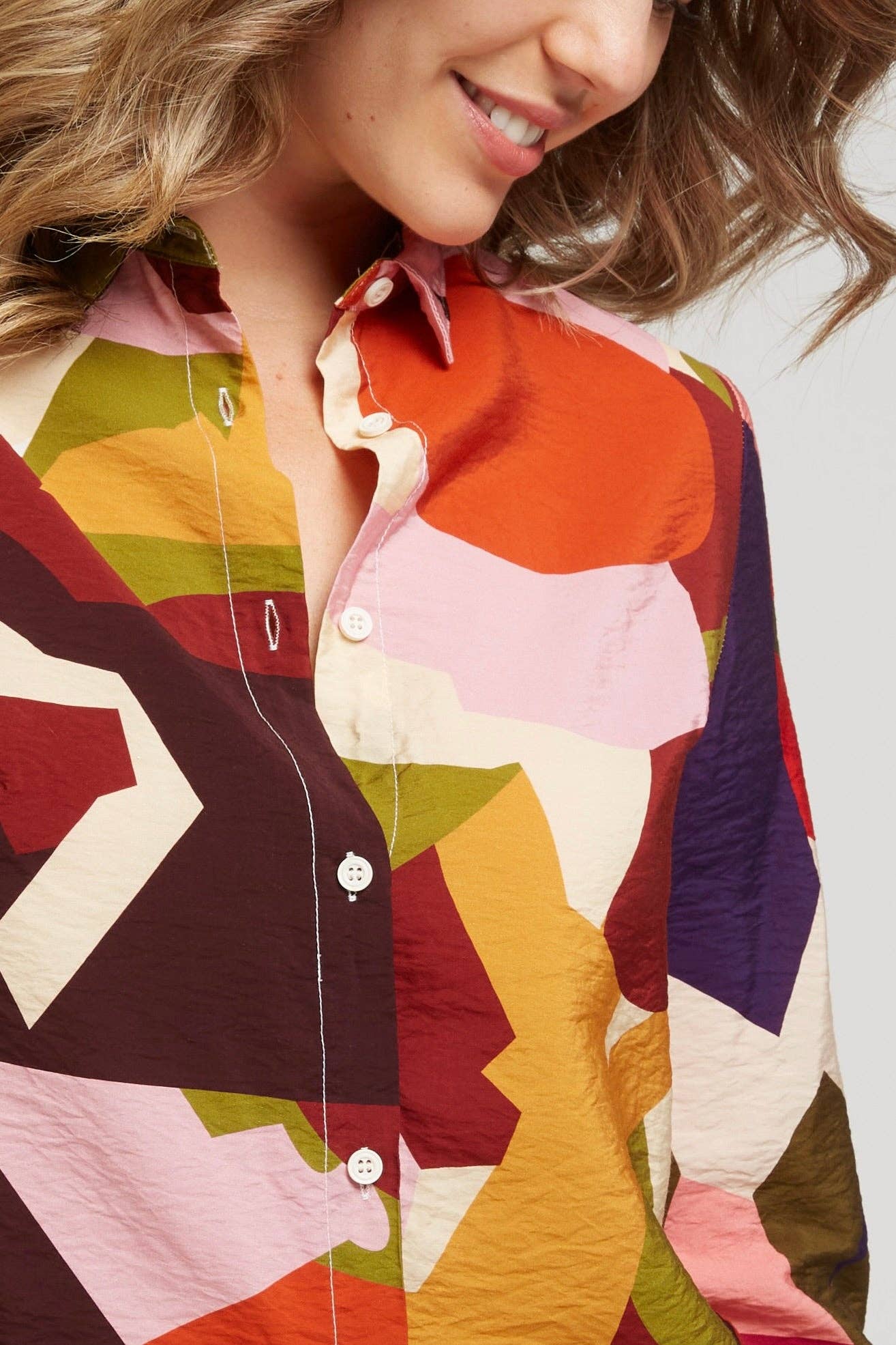 Andy & Lucy - Wholesale Shirt - Women's - MANU - Fluid graphic print shirt1