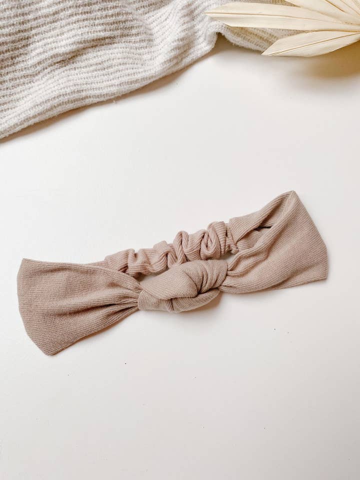 Fauve doux pour la vente par The Knotted B