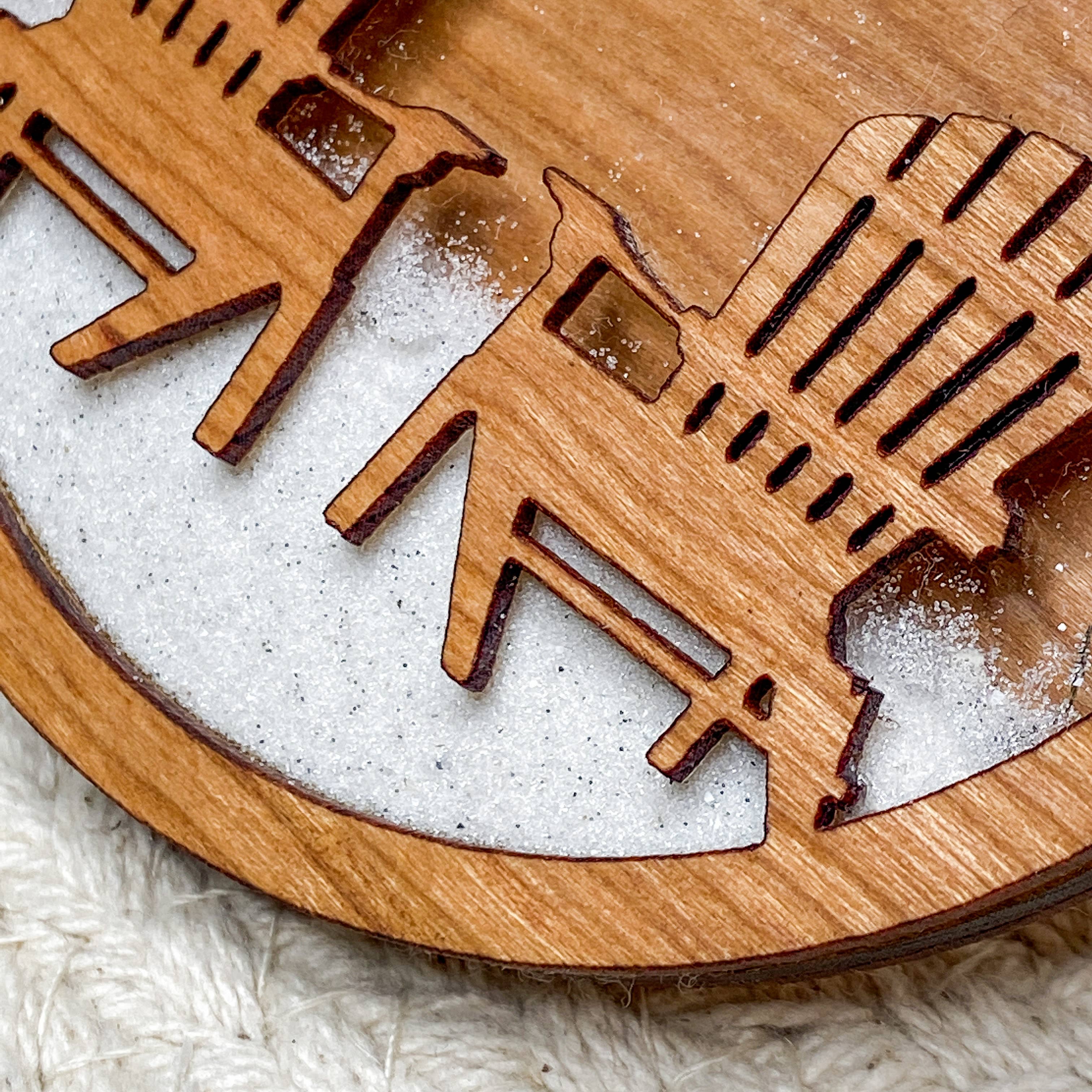 The Cottonseed Marketplace - Wholesale Ornament - Sand Keepsake Ornament - Beach Chairs & Palm Trees1