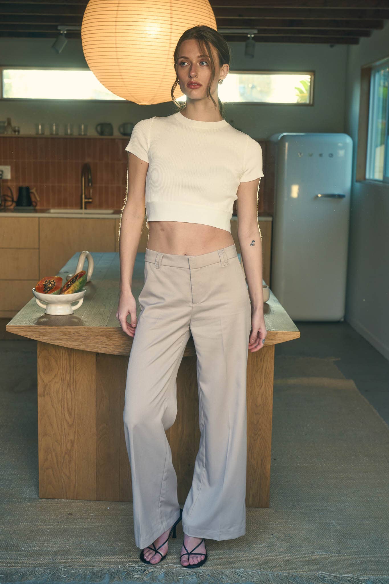 The Workshop Studio - Venta al por mayor Jersey corto de punto - Mujer - TOP CORTO DE PUNTO CON MANGAS CORTAS Y LAZO EN LA ESPALDA14