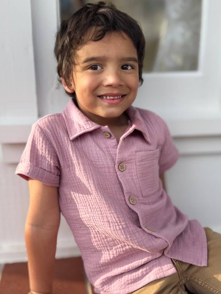 Camisa orgánica de manga corta con botones en color cardo para venta al por mayor de Mimi & Me