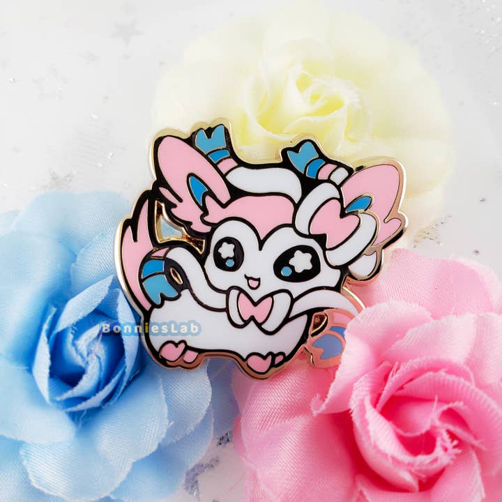Bonnies Lab - Wholesale Lapel Pin/Button - Chibi Sylveon Enamel Pin1