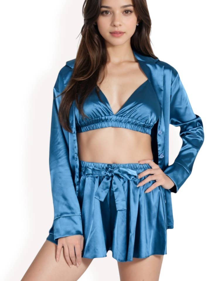 Ensemble de pyjama 3 pièces en satin avec bralette et short pour la vente par Anna Kaci Wholesale
