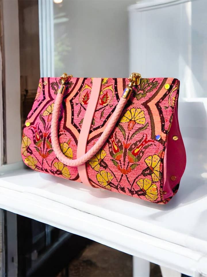 Rosa Nejlikor Chenille Clutch för wholesale av Soderena Designs