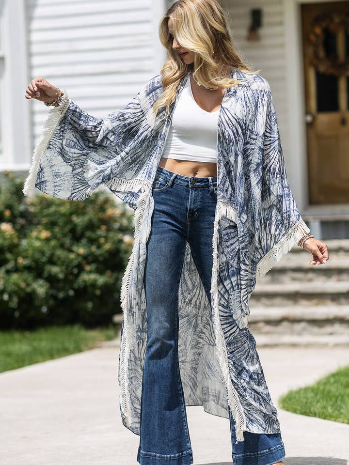 Indigo kimono med håndlavet knyttet frynsekant for engroshandel hos Urbanista