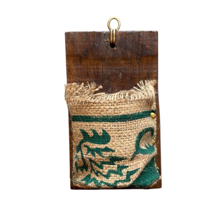 Jardinière murale en toile de jute (5" x 8" et 8" x 10") pour la vente par Asia West