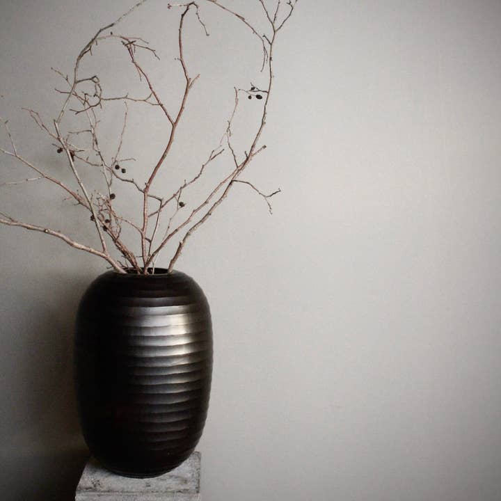 Organic vase 07 - black for wholesale by Studio Nordhaven