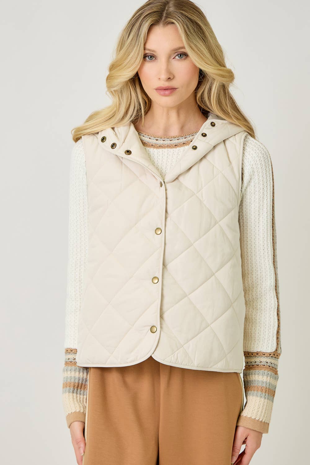 Mystree - Wholesale Outerwear Vest - Women's - 61144 Quilted Puffer Hoodie Vest2