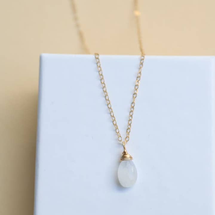 Colar de pedra da lua pequeno pendente de pedra da lua corrente de ouro por atacado de Positiva Jewelry