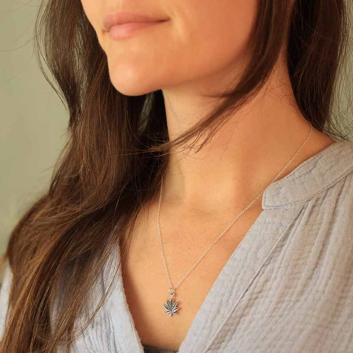 Nina Designs - Wholesale Pendant/Charm Necklace - Sterling Silver Pot Leaf Necklace