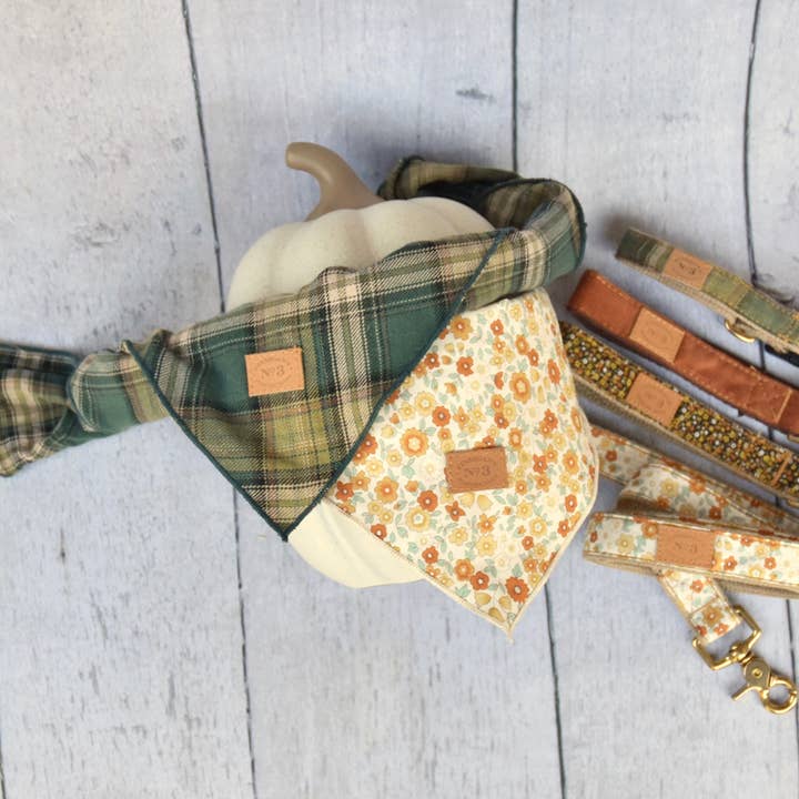 Finnegan’s Standard Goods – Großhandel Haustier-Bandana – Hund – Halstuch mit Butterblumen-Blumenmuster