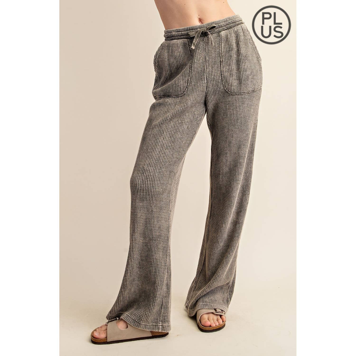 Rae Mode - Vente Pantalon de sport – femme - PANTALONS DE SURVÊTEMENT DROITS GAUFRÉS DÉLAVÉS AUX MINÉRAUX DE GRANDE TAILLE12