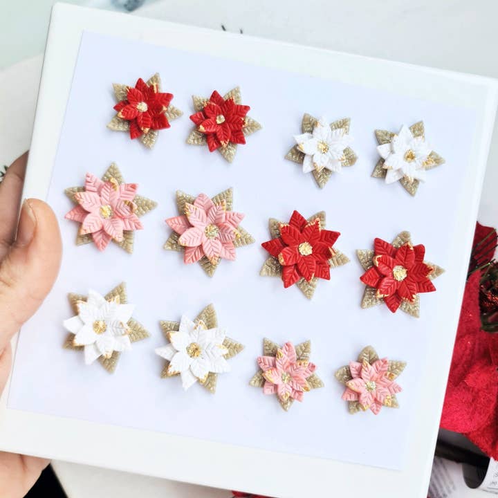 Brincos Poinsétia, Brincos de barro de Natal, Brincos de Natal por atacado de Studio Niani