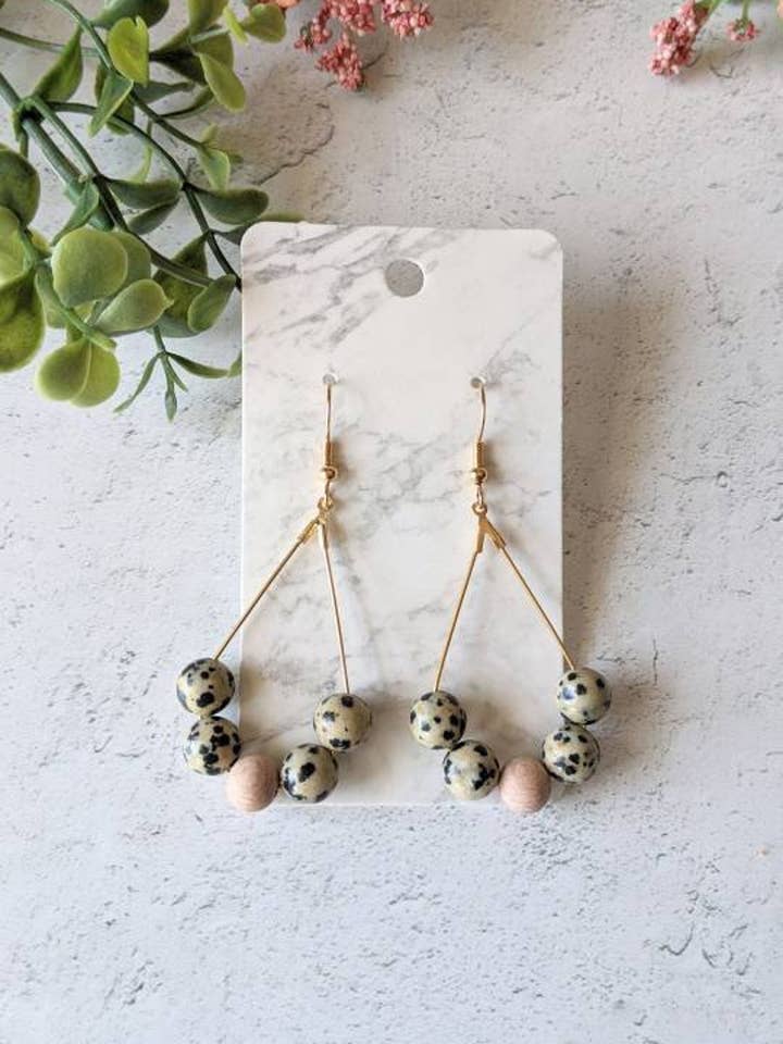 Jaspe dalmatien et bois de rose - Boucles d'oreilles diffuseur en forme de larme pour la vente par Two Birds Eco Shop