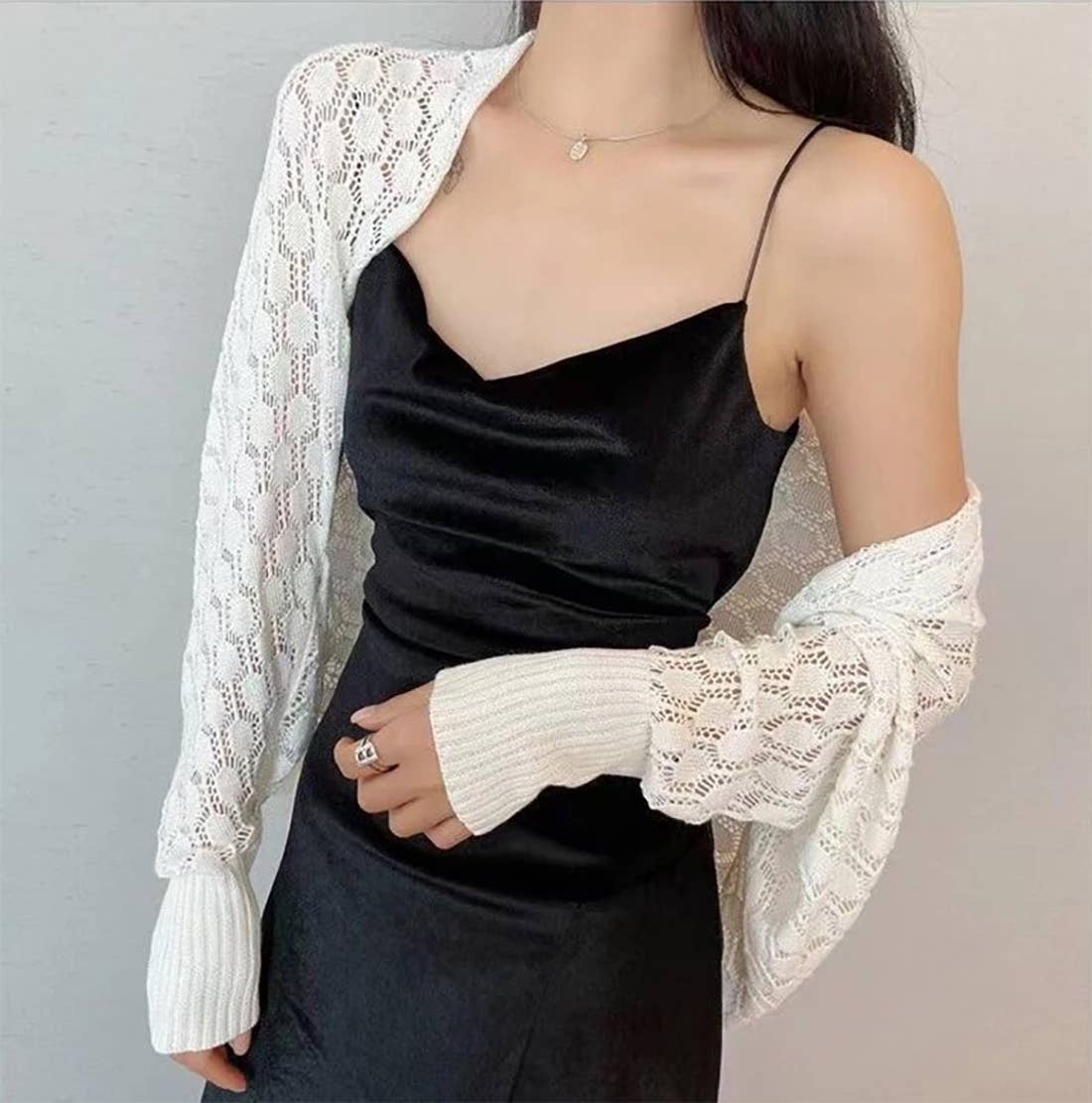 Fennco Styles - Vendita all'ingrosso Cardigan - Donna - Maglione bolero all'uncinetto traforato con maniche lunghe25