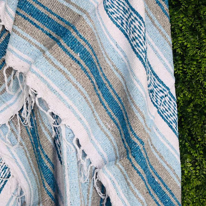 Mahalo Market - Wholesale Throw Blanket - Cold Plunge Throw Blanket l Throw Blanket | SpringDecor