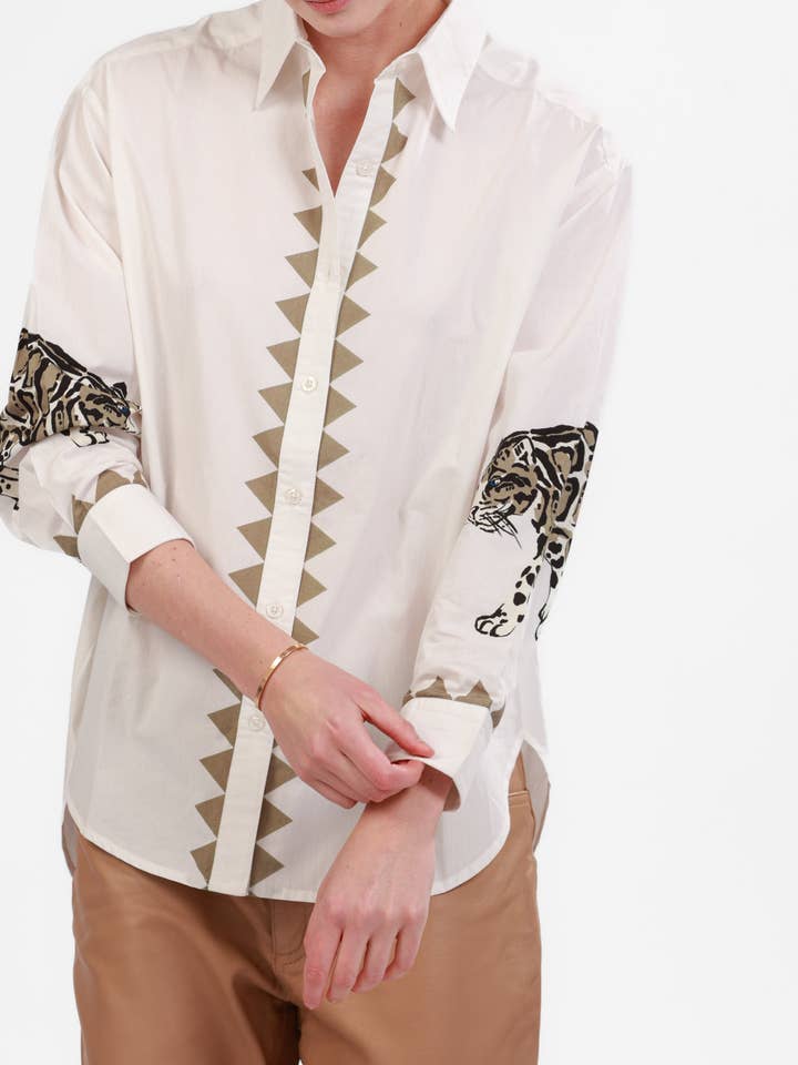 Popelinehemd Schneeleopard Weiß für den Großhandel von Las Sureñas
