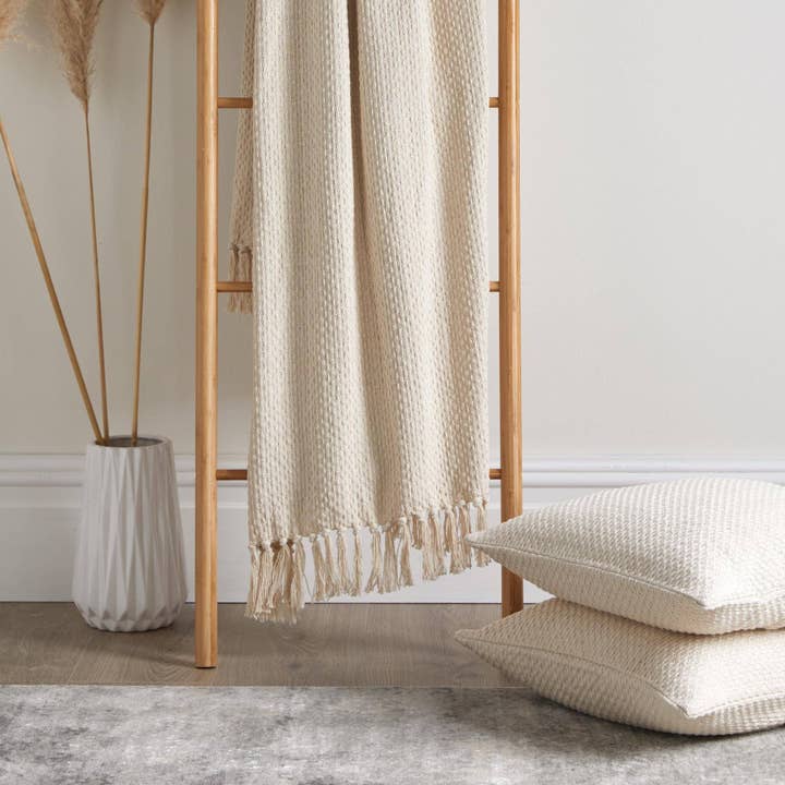 UW Home – wholesale Throw blanket – Hayden Throw by Drift Home in Cream0