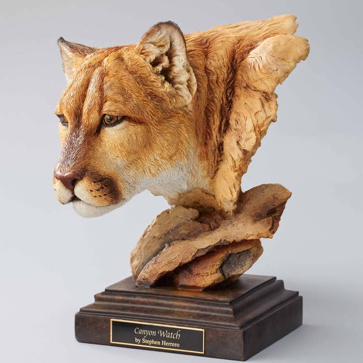 Sculpture de la vie sauvage - Surveillant de canyon Cougar pour la vente par Art Brand Studios