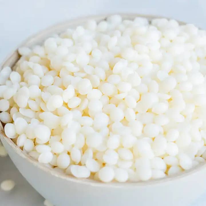 Essbee Bath and Body - Wholesale Jar/Filled Candle - Bergamot & Amber Hand-poured 100% Soy Wax Candle 1