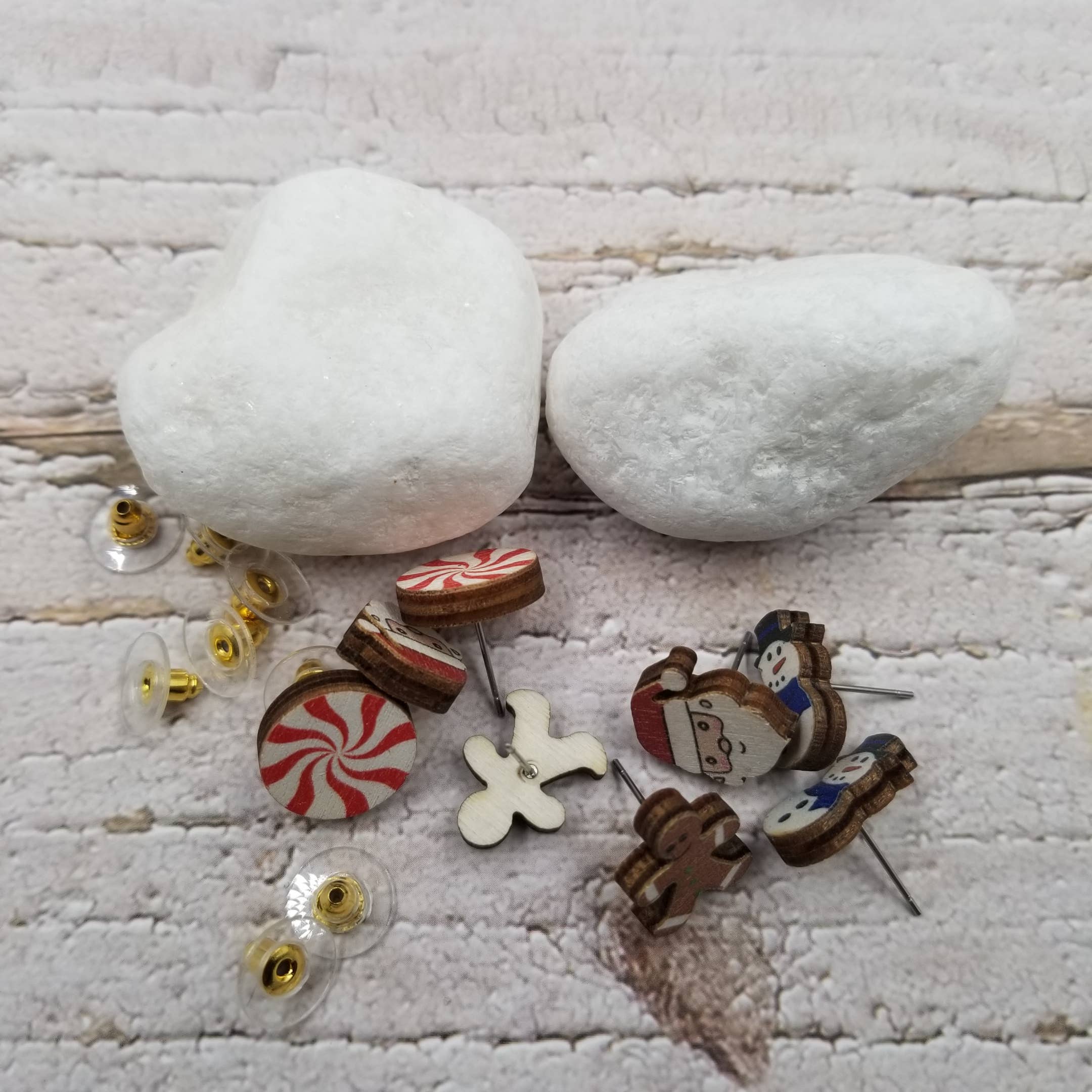 Treasure Wholesale - Wholesale Stud/Post Earrings - Small Size Christmas Wood Earrings3