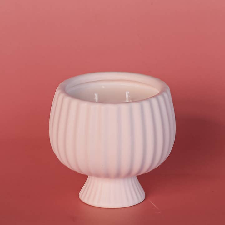 Stella Rose (16 oz) - Cadeau de la Saint-Valentin, bougie en cire de soja non toxique pour la vente par Concrete Poppy Design