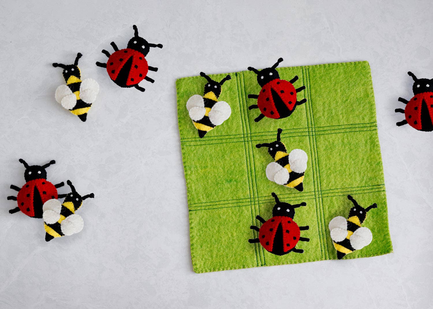 Global Goods Partners - Wholesale Board Game - Felt Tic-Tac-Toe Game1