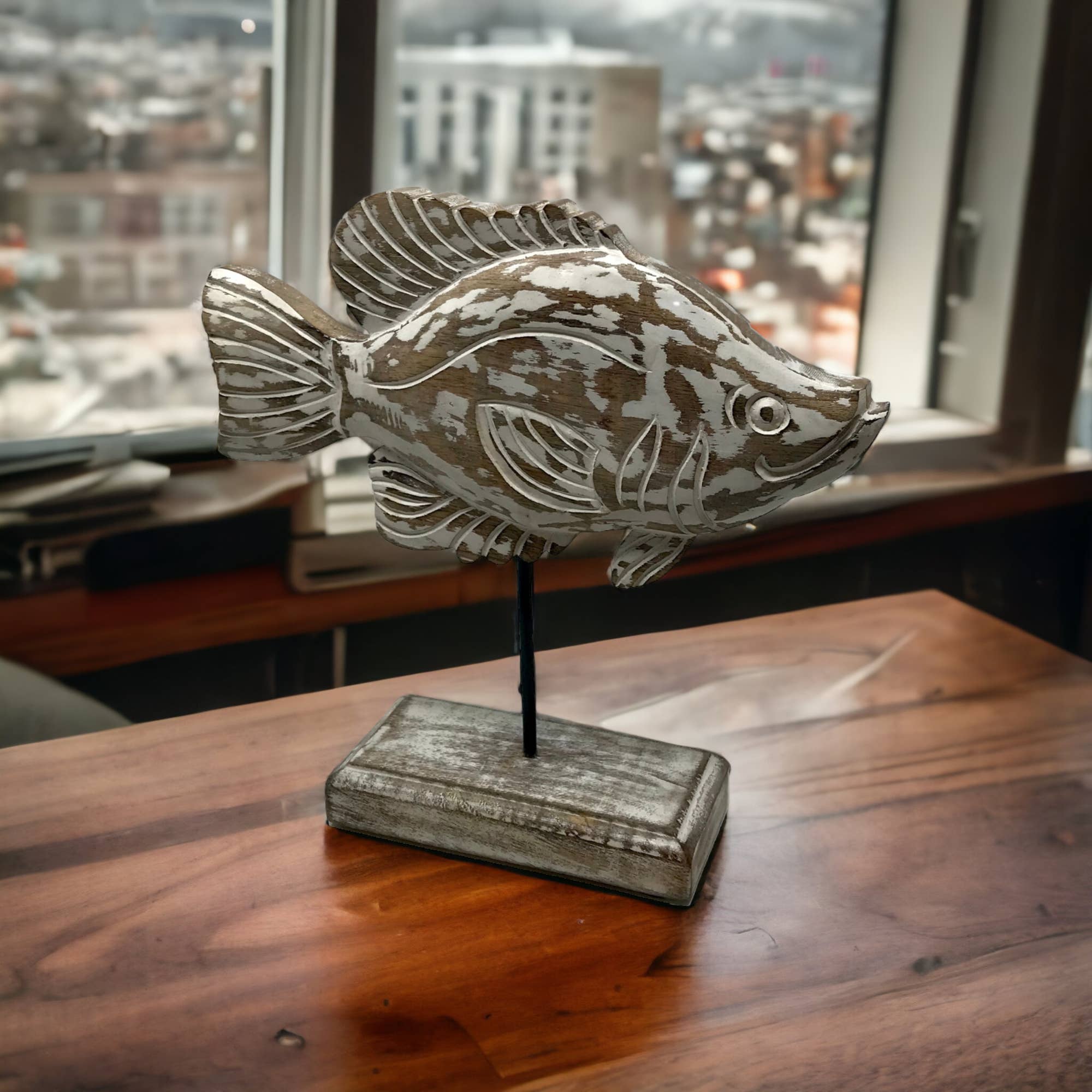Wilco Home - Vente Sculpture - Sculpture/support en bois sculpté « Fish Tales » de Feebie Fantail
