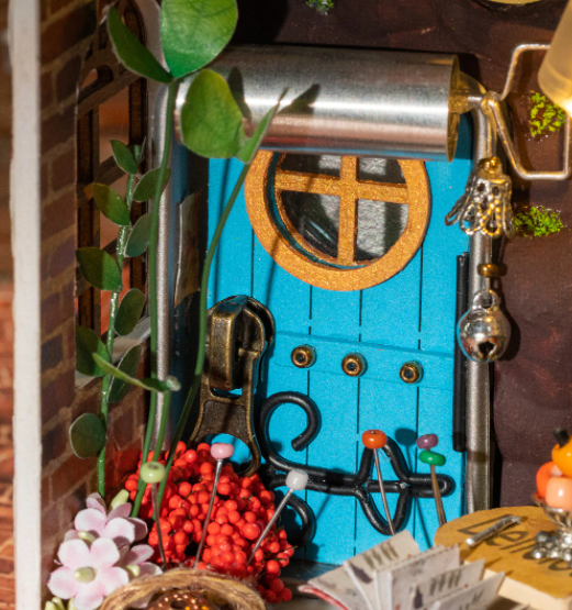 Hands Craft - Wholesale DIY Craft Kit - DIY Miniature House Kit: Borrowed Garden3