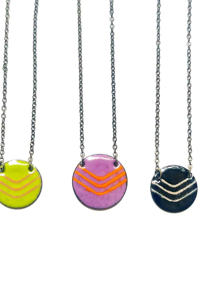 Collier en émail - choisissez votre forme et couleur pour la vente par Courtney Fischer Jewelry