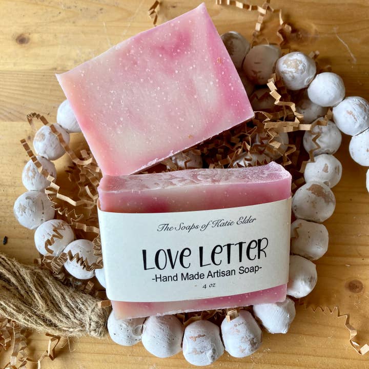 Barre de savon Love Lette, 4 à 4,5 oz, traitée à froid pour la Saint-Valentin pour la vente par The Soaps of Katie Elder