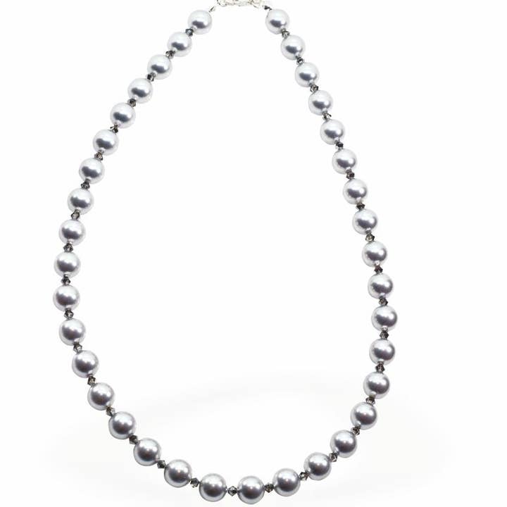 Grigio Collana di Perle e Cristalli in Grigio Chiaro in vendita all'ingrosso su Faire