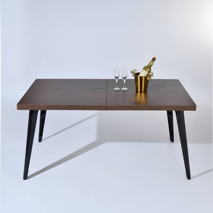 39F Inc. - Vente Salon de terrasse - Ensemble de salle à manger 5 pièces avec table marron de 63" et 4 chaises en suède5