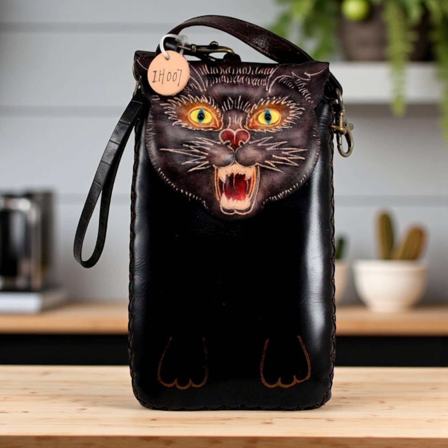 Sunflower Handmade leather inc – wholesale Telefonplånbok - Dam – Läder Scary Cat Mobiltelefonfodral1