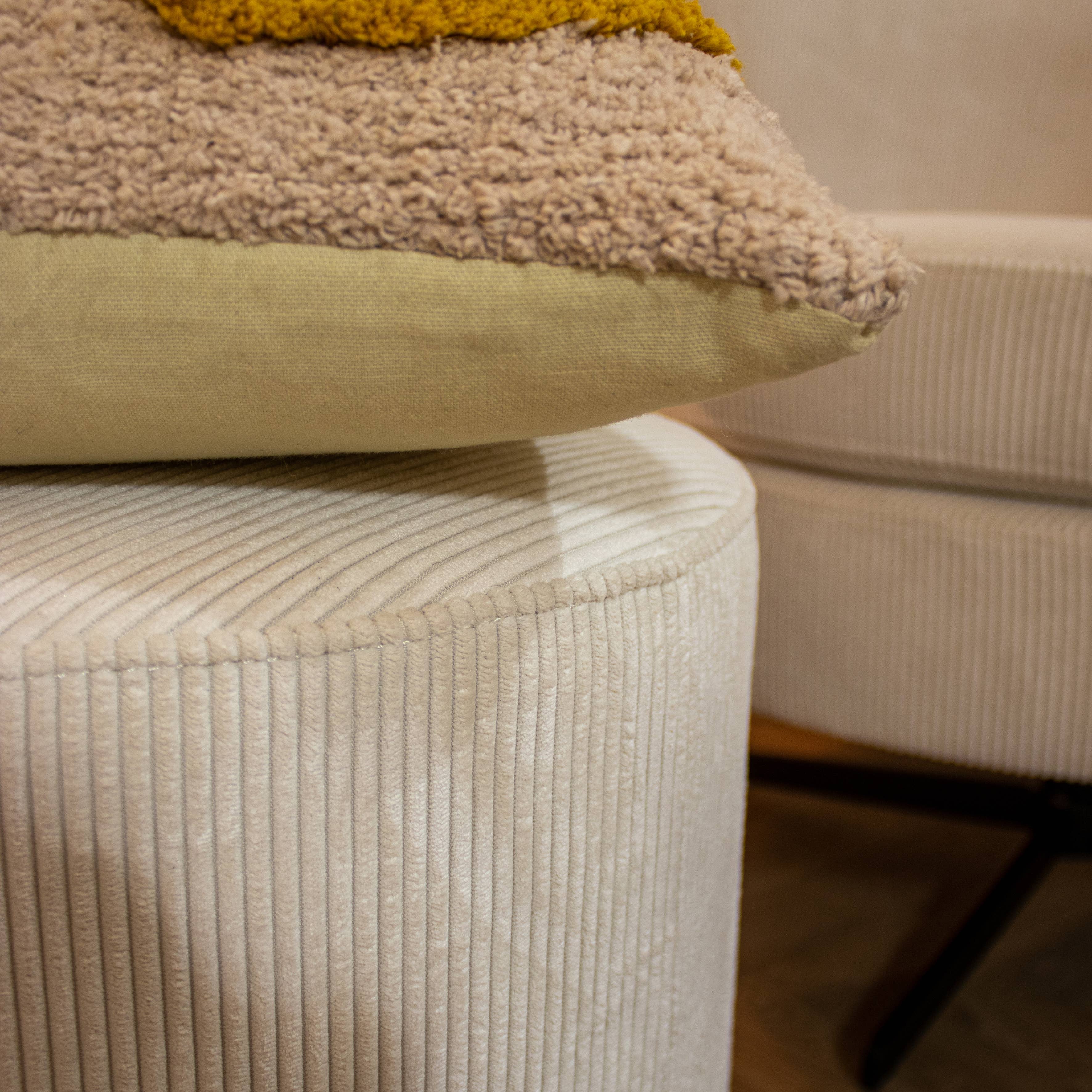 Now's Home - Wholesale Pouf - SWIVEL OTTOMAN IN ECRU CORDUROY 40X40XHT39CM CASPER3