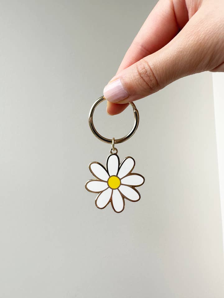 White Daisy Flower Keychain for wholesale by Tickle Me Lavender