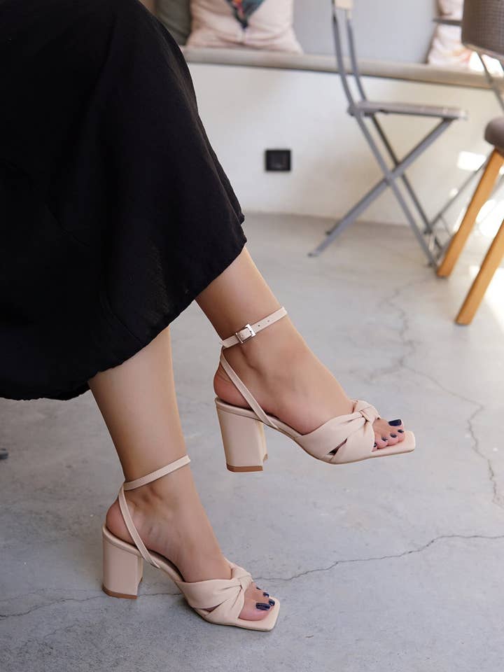 Beige Knot Detailed Thick Heel Shoes, Block Heel Shoes for wholesale by LAMİNTA