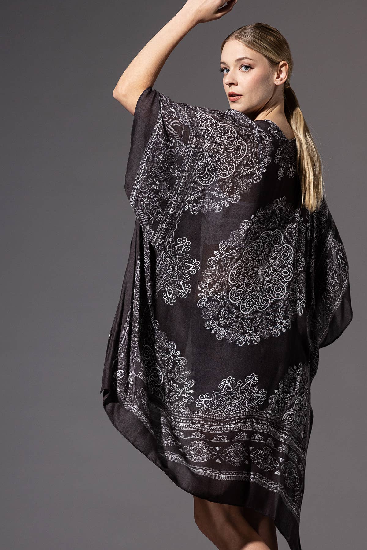 Urbanista - Wholesale Kimono - Women's - Ornate Mandala Kimono9